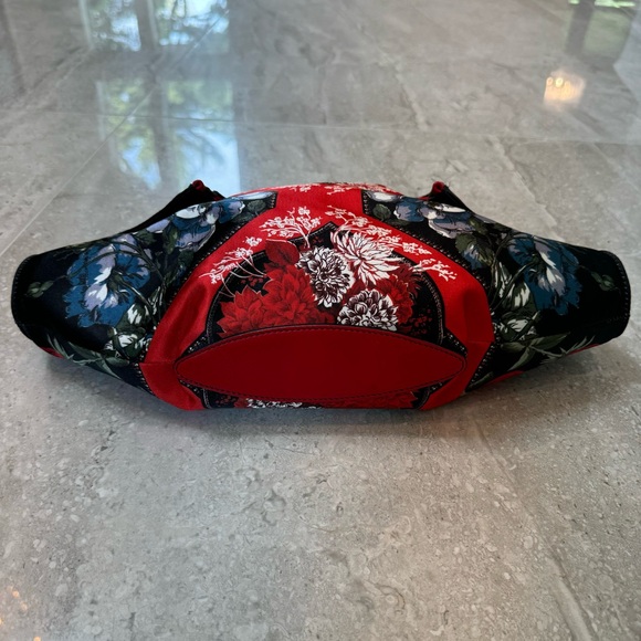 Alexander McQueen Red and Black Floral Bag - Picture 3 of 7